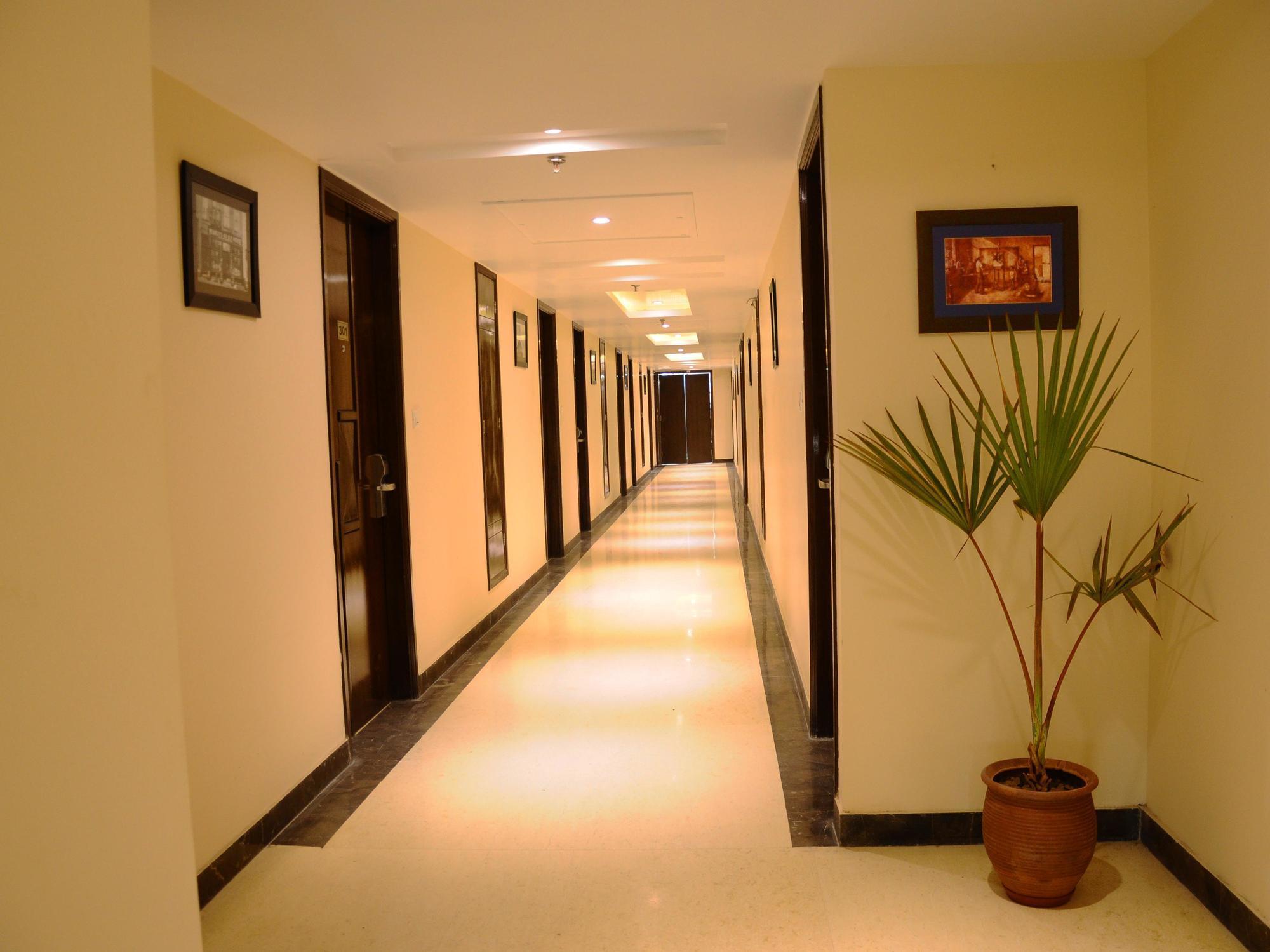 Country Inn Amritsar Bagian luar foto