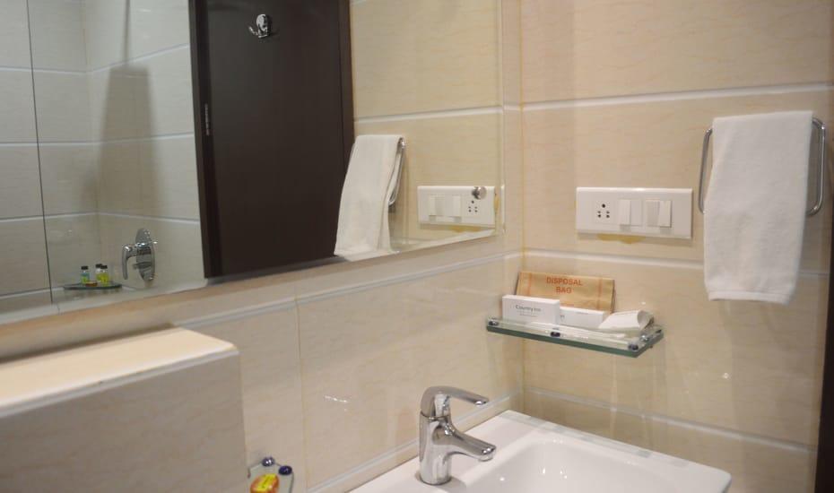 Country Inn Amritsar Bagian luar foto